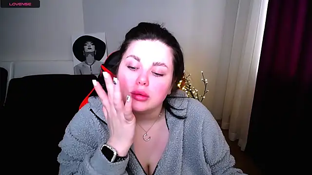 Emily Mo online show from 5, 3, 2025