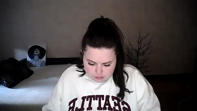 Emily Mo online show from 5, 4, 2026