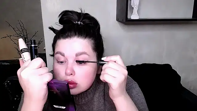 Emily Mo online show from 9, 11, 2025