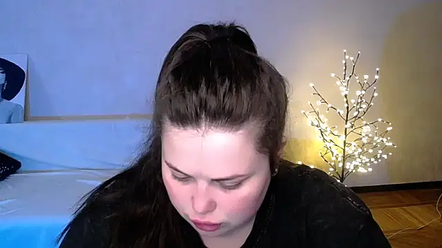 Emily Mo online show from 4, 6, 2026