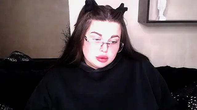 Emily Mo online show from 7, 10, 2025