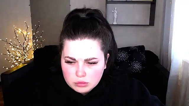 Emily Mo online show from 17, 3, 2025