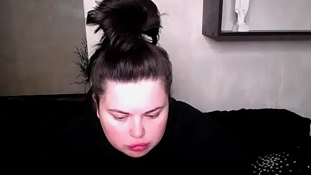 Emily Mo online show from 13, 10, 2025