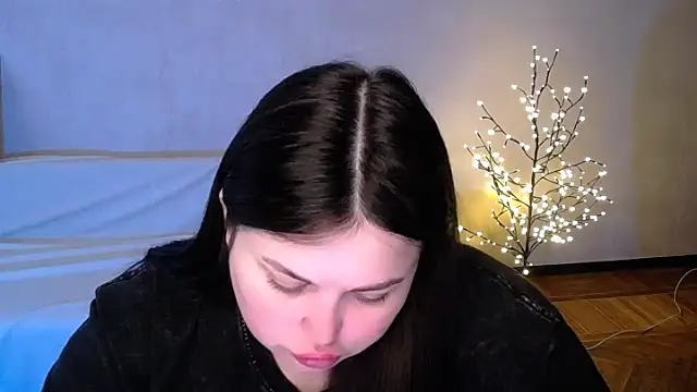 Emily Mo online show from 5, 6, 2026