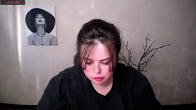 Emily Mo online show from 25, 9, 2025