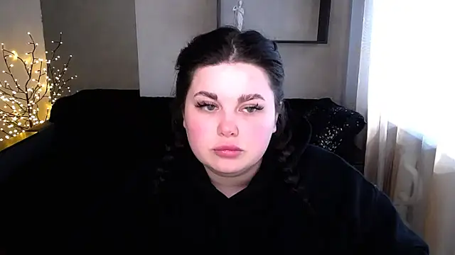 Emily Mo online show from 21, 3, 2025