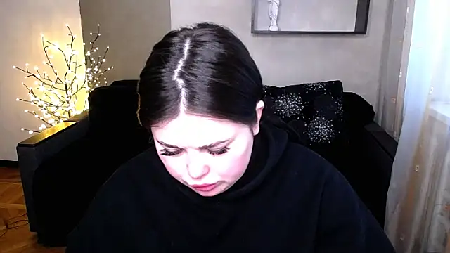 Emily Mo online show from 17, 3, 2025