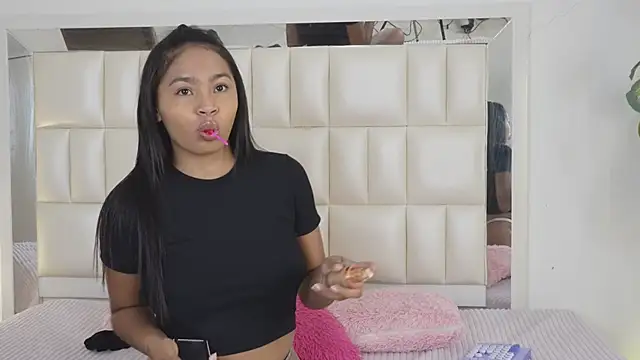 Anais aradia online show from 11, 3, 2025