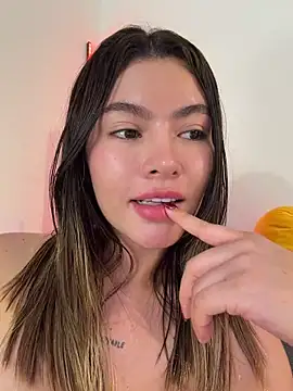 Snapshot of Your_Honeey chatting on 14, 6, 2026 Your Honeey online show from 14, 6, 2026