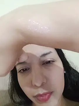DianiQueenn online show from 4, 6, 2026
