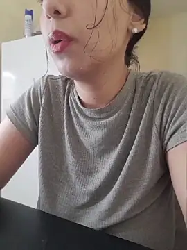 DianiQueenn online show from 16, 4, 2026