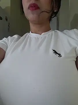 DianiQueenn online show from 9, 4, 2026