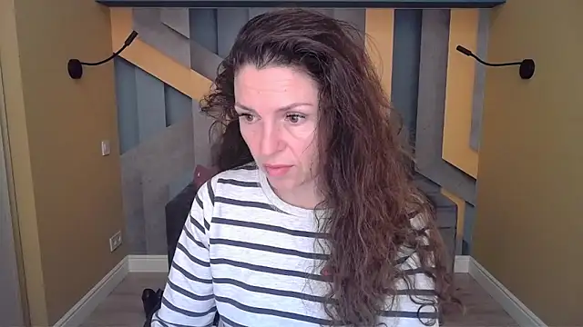 EllaLong online show from 3, 12, 2025