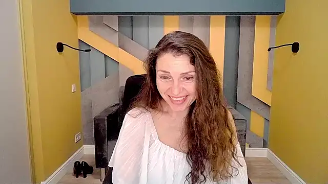 EllaLong online show from 15, 2, 2025