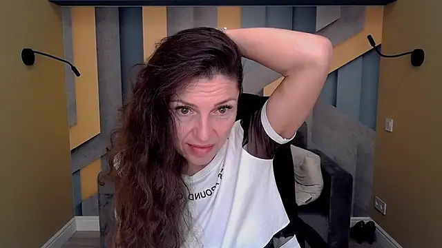 EllaLong online show from 10, 9, 2025