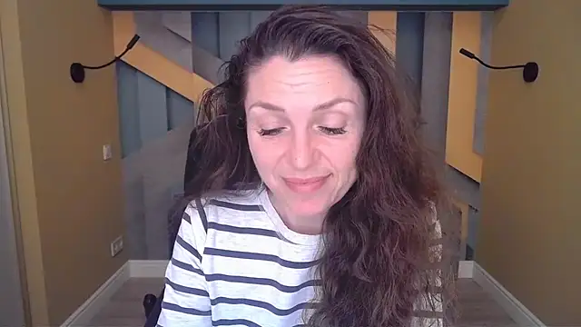 EllaLong online show from 2, 12, 2025