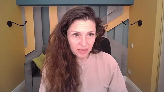 EllaLong online show from 25, 3, 2026