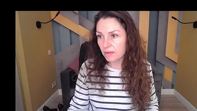 EllaLong online show from 5, 12, 2025