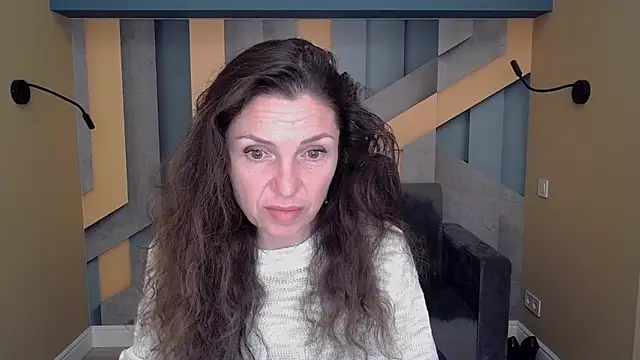 EllaLong online show from 10, 10, 2025