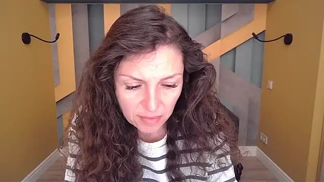 EllaLong online show from 12, 4, 2026