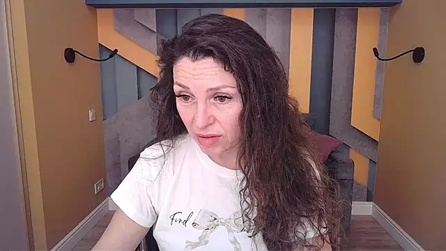 EllaLong online show from 10, 2, 2026