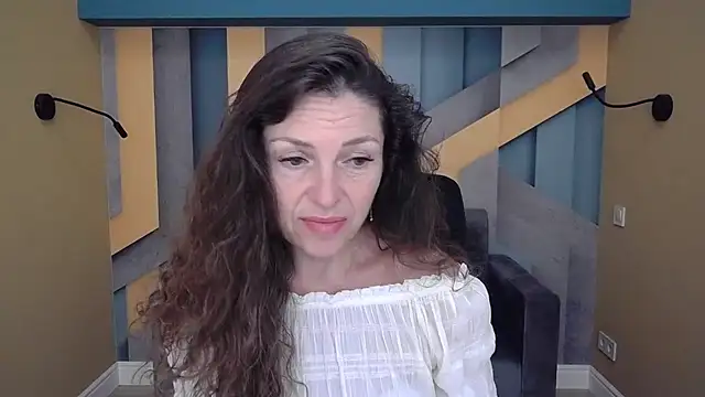 EllaLong online show from 12, 9, 2025