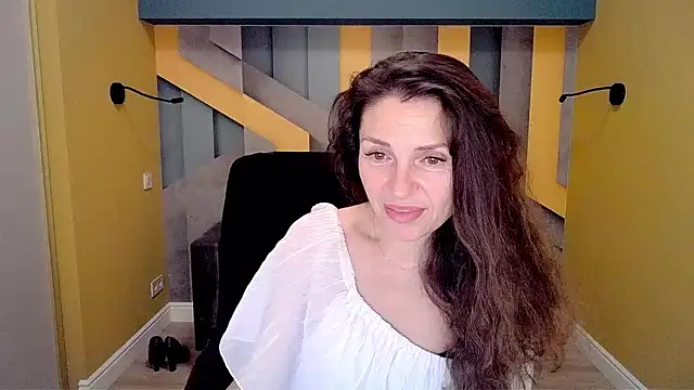 EllaLong online show from 16, 2, 2025