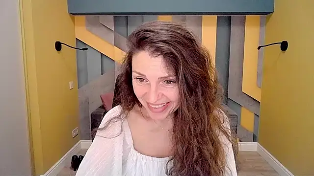 EllaLong online show from 15, 2, 2025