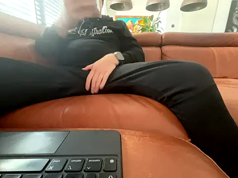 Lovetobenaked4u online show from 24, 9, 2025