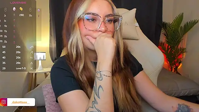 dakottaa  online show from 24, 4, 2026