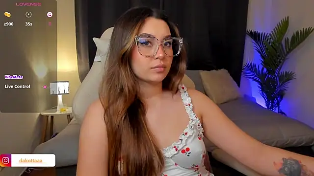 dakottaa  online show from 15, 11, 2025