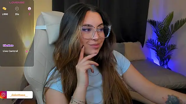 Snapshot of dakottaa_ chatting on 2, 2, 2026 dakottaa online show from 2, 2, 2026