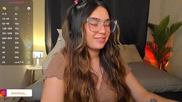 dakottaa  online show from 24, 3, 2026