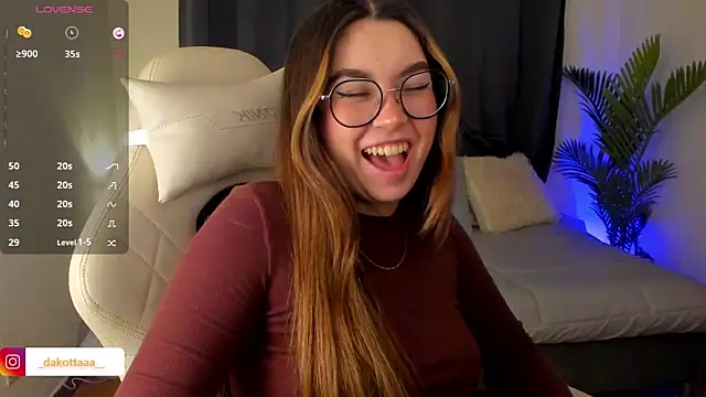 dakottaa  online show from 7, 11, 2025