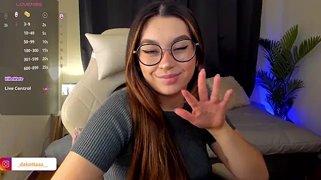 dakottaa  online show from 22, 9, 2025