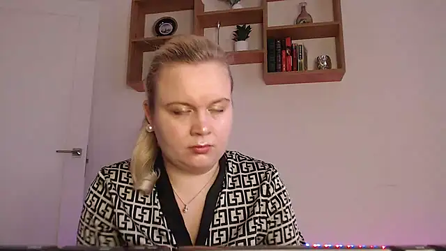 Karolina love  online show from 16, 11, 2025