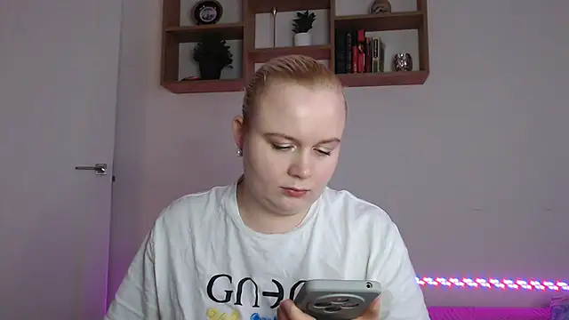 Karolina love  online show from 5, 12, 2025