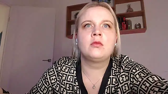 Karolina love  online show from 15, 11, 2025