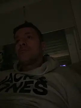 Adis1984Ger online show from 18, 2, 2025