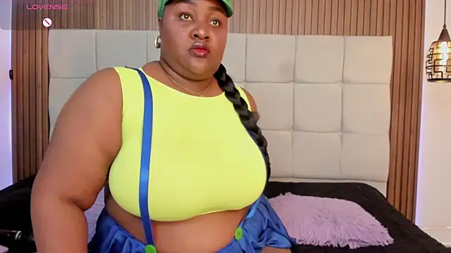 Saravy Blandon online show from 16, 10, 2025