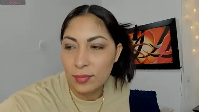 Lauralove 69 online show from 13, 5, 2026