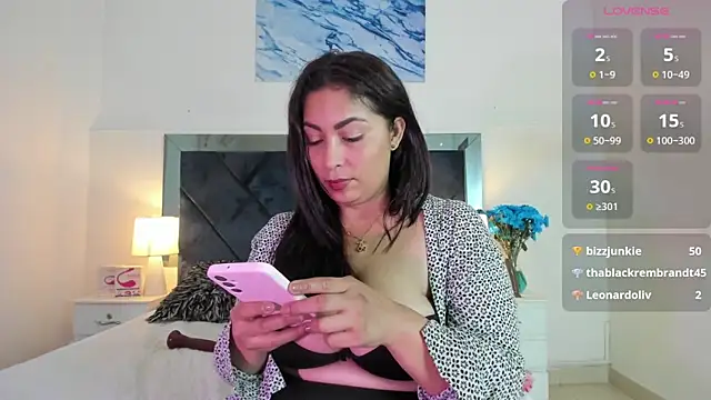 Lauralove 69 online show from 7, 3, 2025