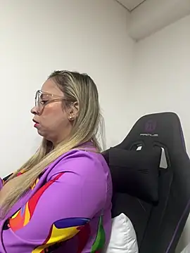 jademoomsm online show from 9, 4, 2026