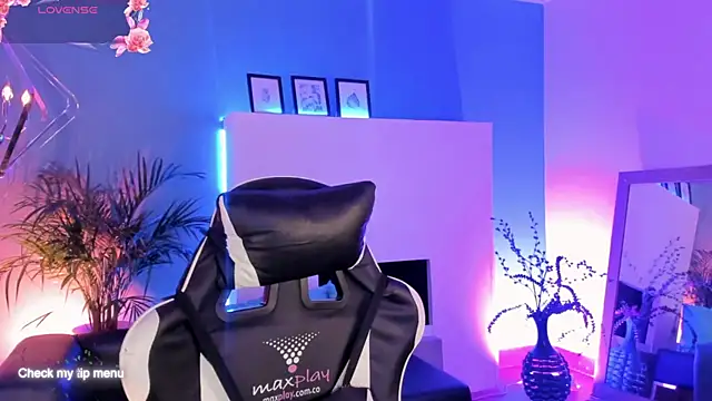 Snapshot of Megan_inked chatting on 17, 11, 2025 Megan inked online show from 17, 11, 2025