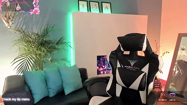 Snapshot of Megan_inked chatting on 15, 10, 2025 Megan inked online show from 15, 10, 2025