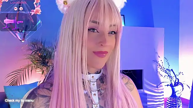 Snapshot of Megan_inked chatting on 7, 11, 2025 Megan inked online show from 7, 11, 2025