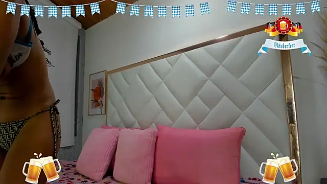 Snapshot of EmiliBonnie chatting on 25, 9, 2025 EmiliBonnie online show from 25, 9, 2025