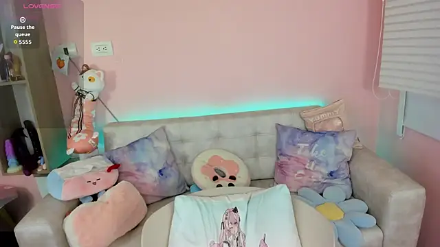 tinysara online show from 28, 11, 2025