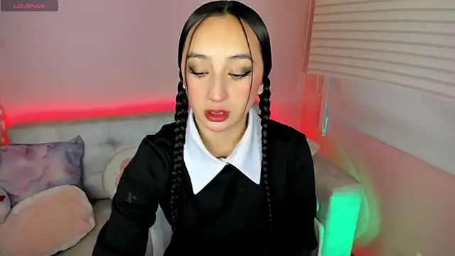 tinysara online show from 28, 6, 2026
