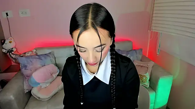 tinysara online show from 22, 5, 2026